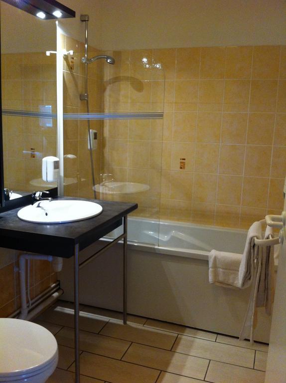 Hotel L'Oceane Angers Parc Expo Verrieres-en-Anjou Room photo