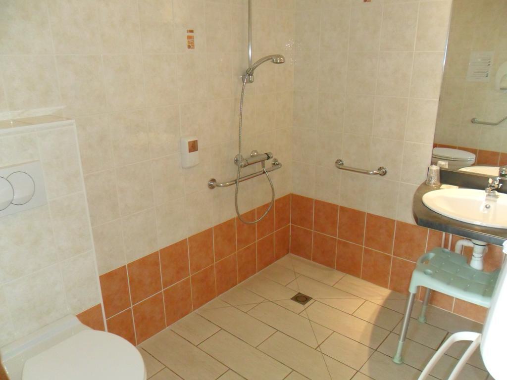 Hotel L'Oceane Angers Parc Expo Verrieres-en-Anjou Room photo